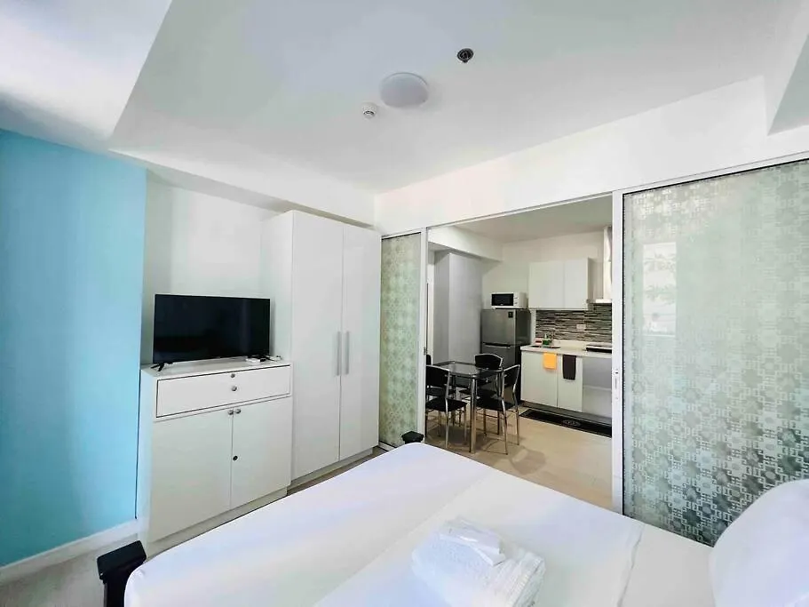 Artist'S Haven Creative Condo At Azure Manila Apartment