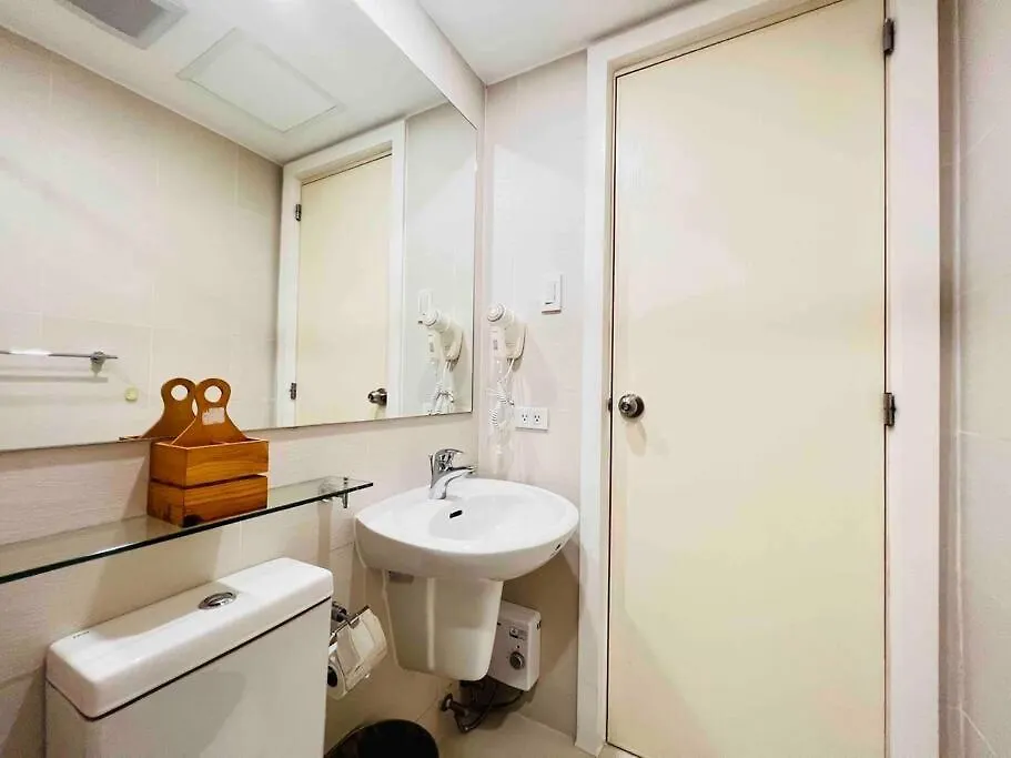 Artist'S Haven Creative Condo At Azure Manila Philippines