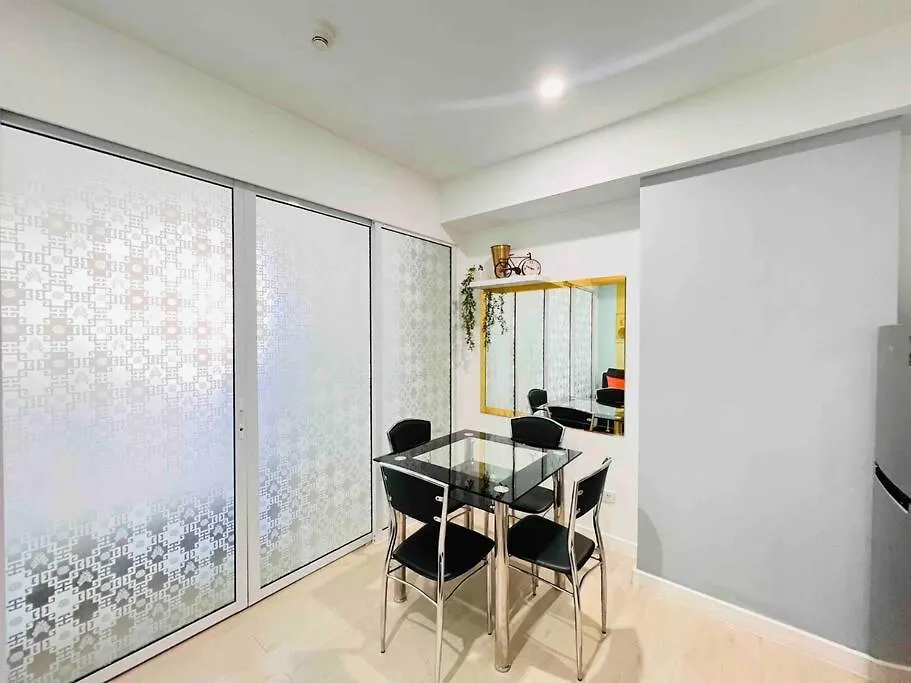 Artist'S Haven Creative Condo At Azure Manila